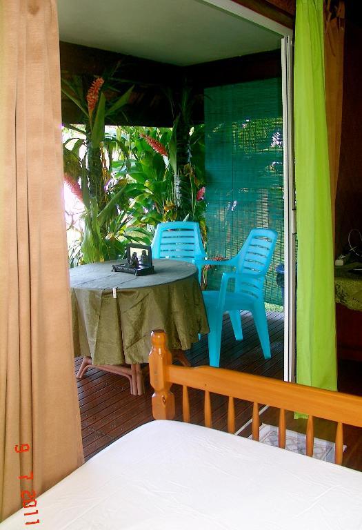 Tauhanihani Village Lodge La Vague Bleue Teahupoo Cameră foto